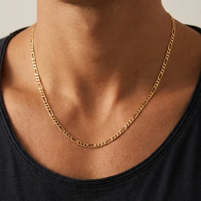 Cadena cartier hombre puesta al cuello
