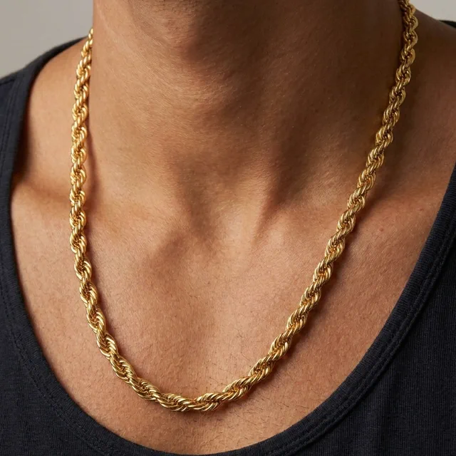 Cadena lazo hombre puesta al cuello